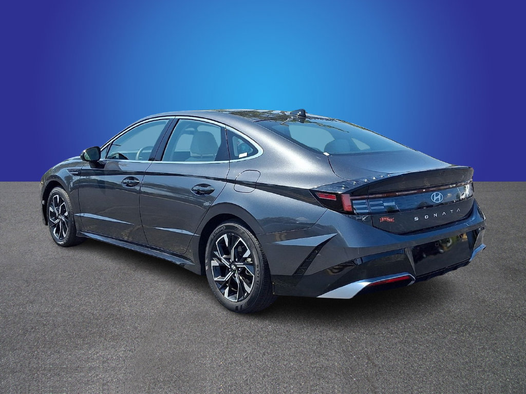 Used 2025 Hyundai Sonata SEL FWD image 6