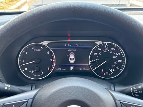 Used 2025 Nissan Sentra SV FWD image 33