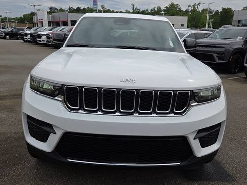 Used 2025 Jeep Grand Cherokee Laredo w/ MOPAR Finishing Package RWD image 2