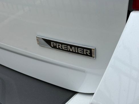 Used 2017 Chevrolet Equinox Premier w/ Enhanced Convenience Package image 9