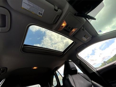 Used 2021 Toyota RAV4 XLE Premium image 33