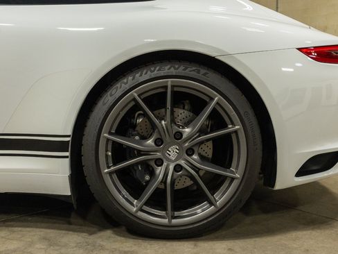 Used 2019 Porsche 911 Carrera T RWD image 31