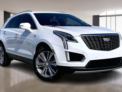 Used 2025 Cadillac XT5 Premium Luxury image 11