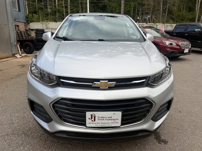Used 2021 Chevrolet Trax LS w/ Tint and Cruise Package FWD image 2