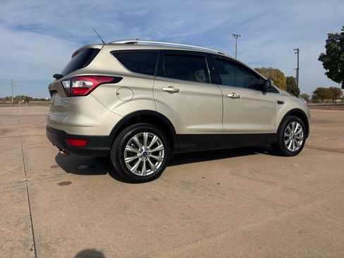 Used 2018 Ford Escape Titanium w/ Ford Safe & Smart Package image 25