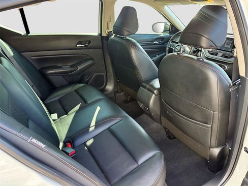 Used 2022 Nissan Altima 2.5 SR FWD image 25