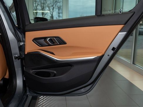 Used 2025 BMW 330i xDrive Sedan w/ Premium Package image 35