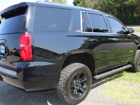 Used 2019 Chevrolet Tahoe LT w/ Luxury Package AWD/4WD image 7