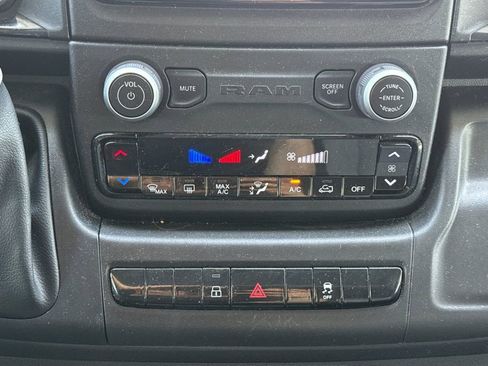 Used 2024 RAM ProMaster 2500 w/ Convenience Group FWD image 28