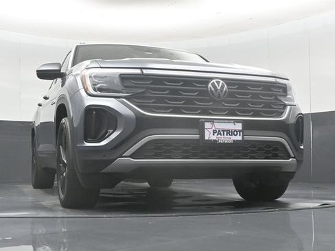 Used 2024 Volkswagen Atlas Cross Sport SE FWD image 52