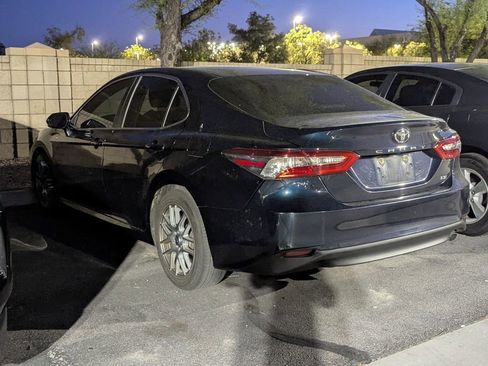 Used 2018 Toyota Camry LE FWD image 6