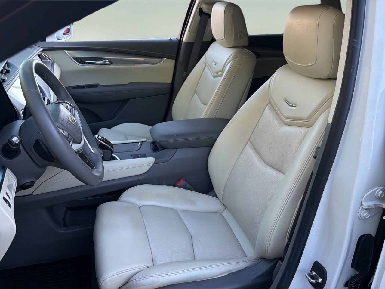 Used 2017 Cadillac XT5 Luxury FWD image 11