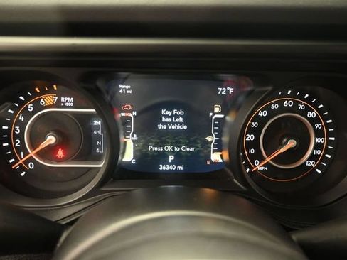 Used 2024 Jeep Wrangler Unlimited Rubicon AWD/4WD image 13