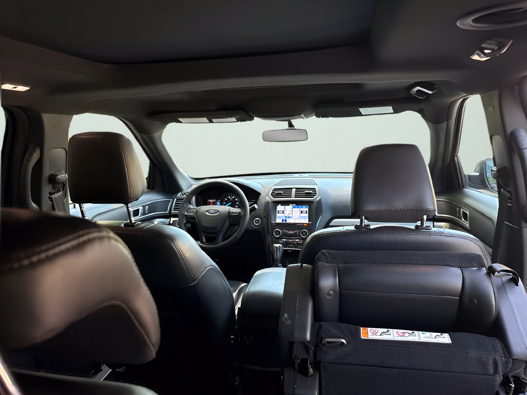 Used 2019 Ford Explorer XLT w/ Equipment Group 202A AWD/4WD image 36