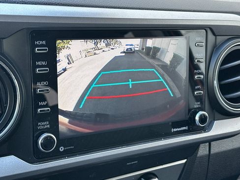 Used 2020 Toyota Tacoma SR5 w/ Technology Package AWD/4WD image 18