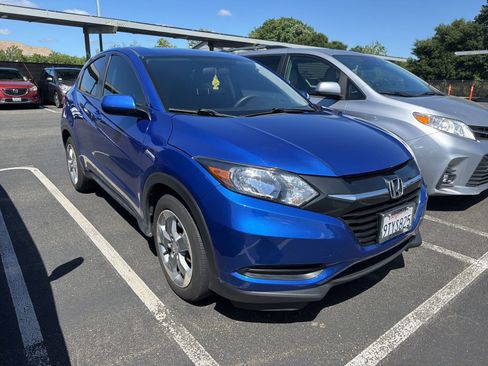 Used 2018 Honda HR-V LX image 1