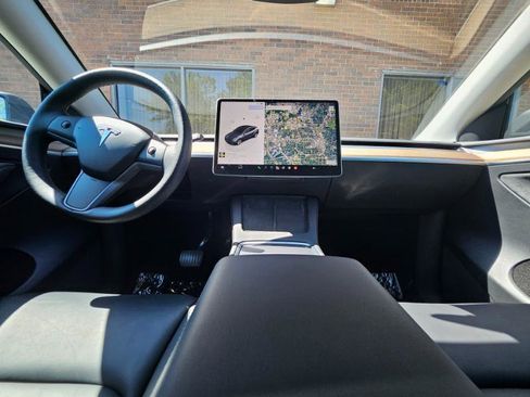 Used 2023 Tesla Model Y Long Range AWD/4WD image 40