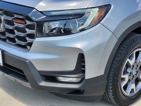 Used 2023 Honda Passport TrailSport image 9