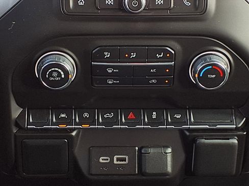 Used 2024 Chevrolet Silverado 1500 Custom image 15