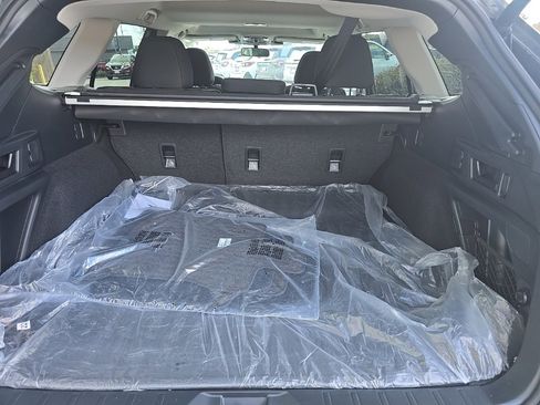 Used 2025 Subaru Outback Premium image 35