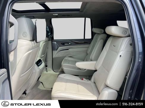 Used 2023 Cadillac Escalade ESV Sport Platinum AWD/4WD image 15