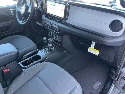New 2026 Jeep Gladiator Sport AWD/4WD image 22