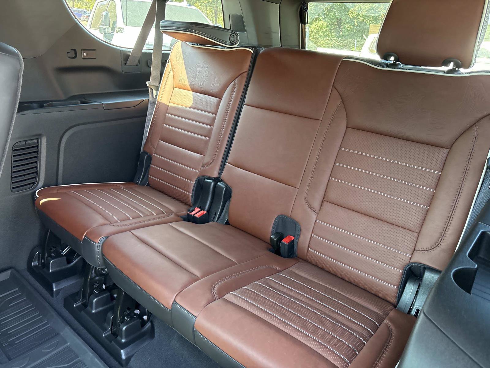 Used 2024 GMC Yukon XL Denali Ultimate AWD/4WD image 30