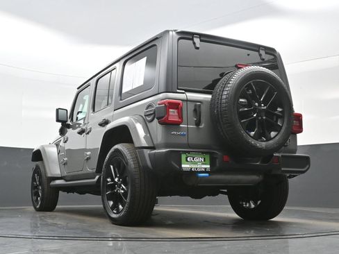 Used 2023 Jeep Wrangler Unlimited Sahara w/ Cold Weather Group AWD/4WD image 29