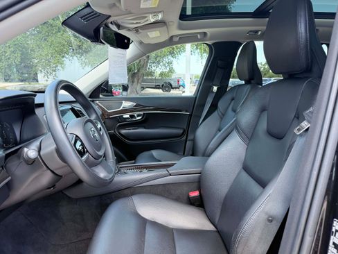 Used 2019 Volvo XC90 T6 Momentum w/ Protection Package Premier AWD/4WD image 12
