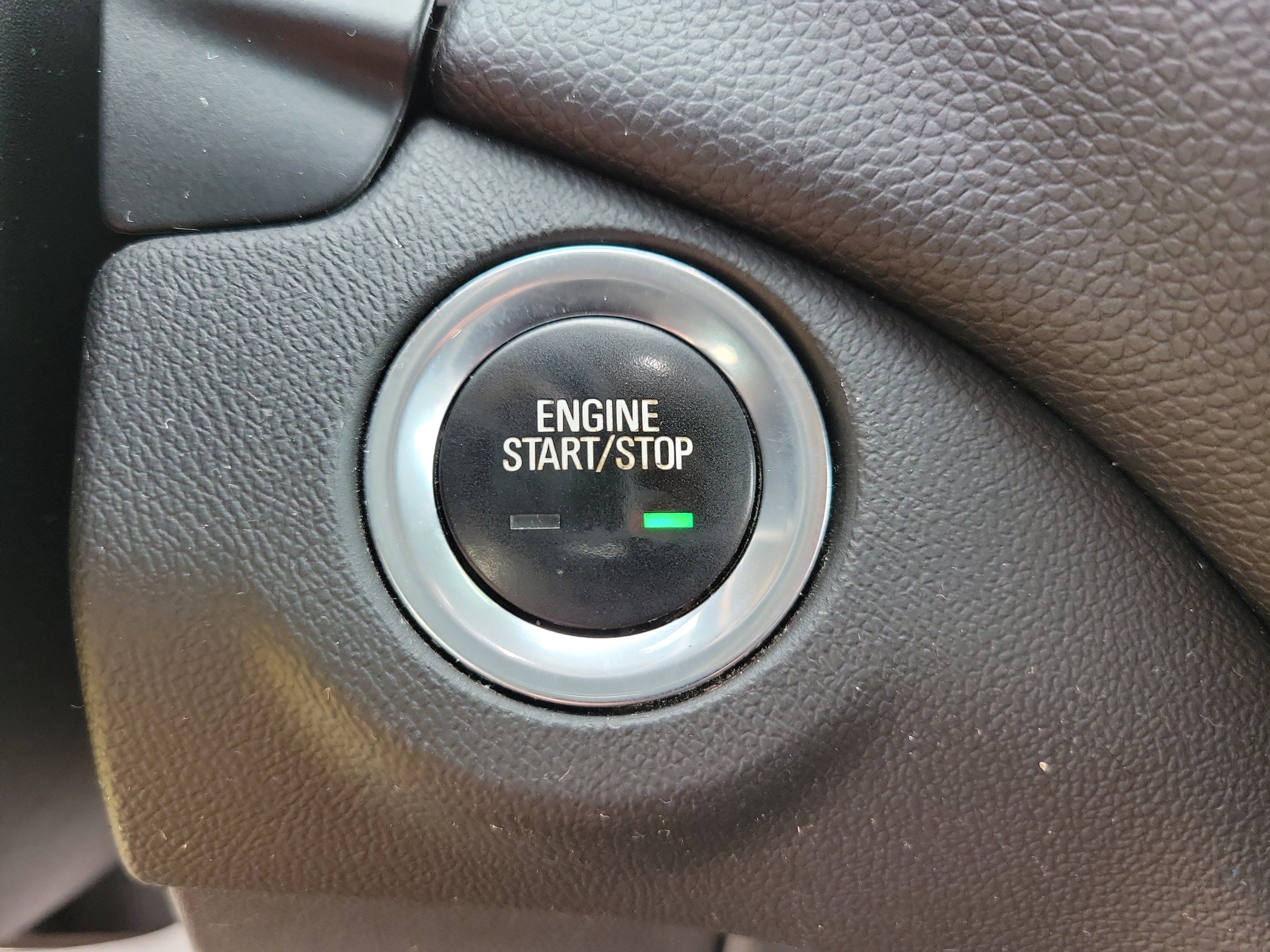 Used 2020 Chevrolet Equinox LT FWD image 19