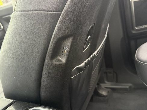 Used 2024 Kia Telluride EX w/ EX Captain's Chair Package AWD/4WD image 34