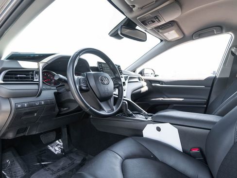 Used 2023 Toyota Camry XSE FWD image 6