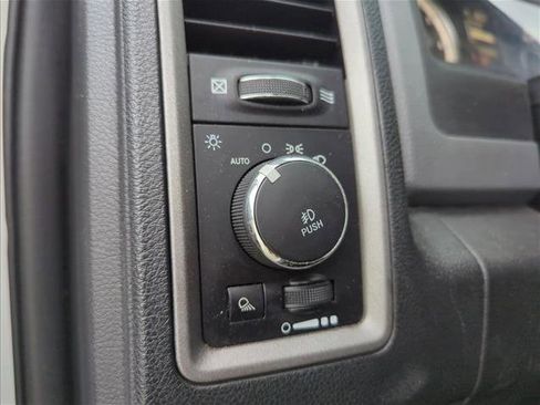 Used 2017 RAM 1500 Express image 29