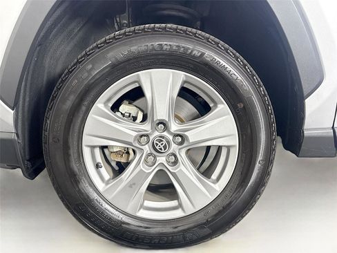 Used 2022 Toyota RAV4 XLE image 12