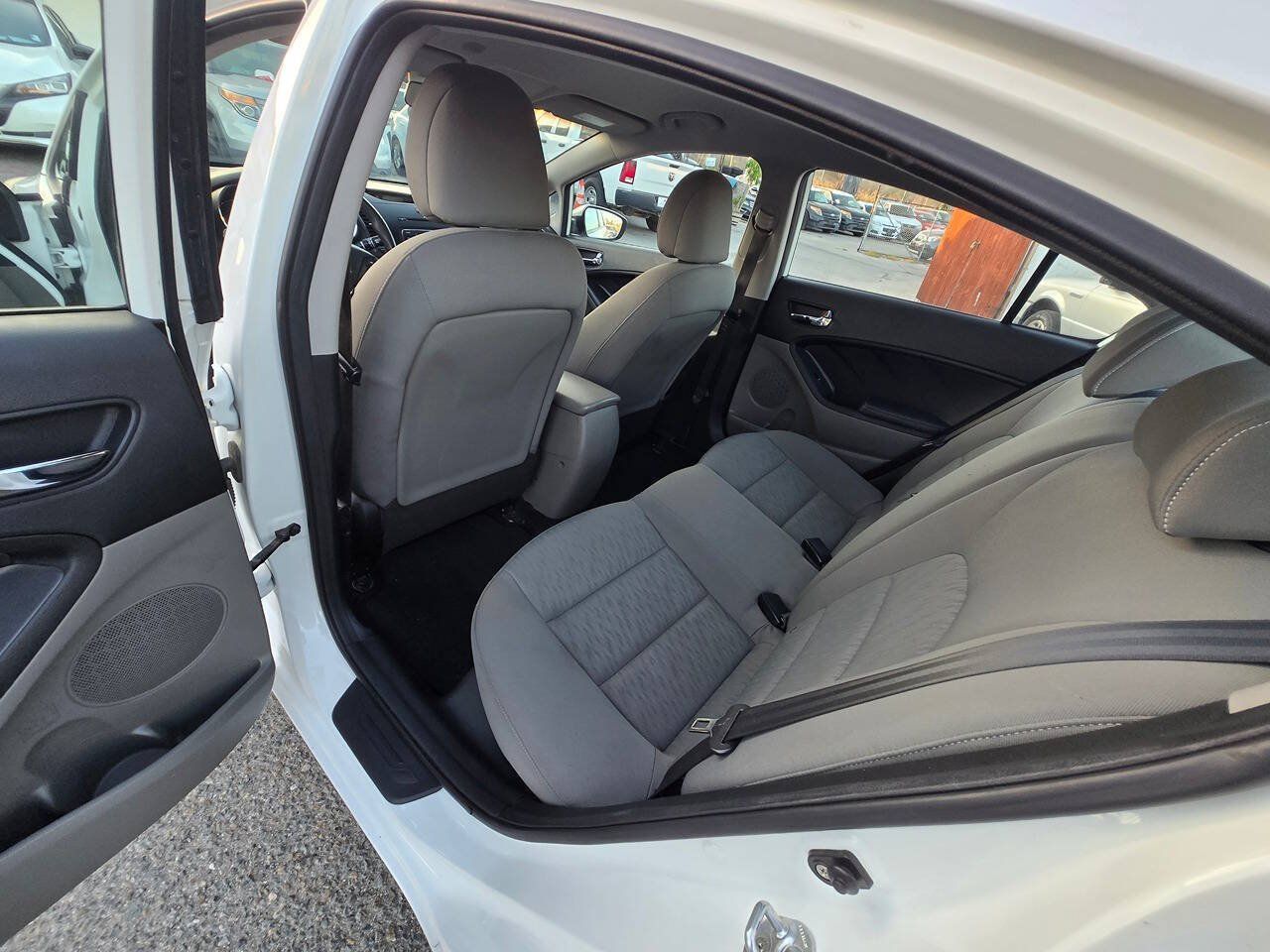 Used 2014 Kia Forte LX FWD image 23