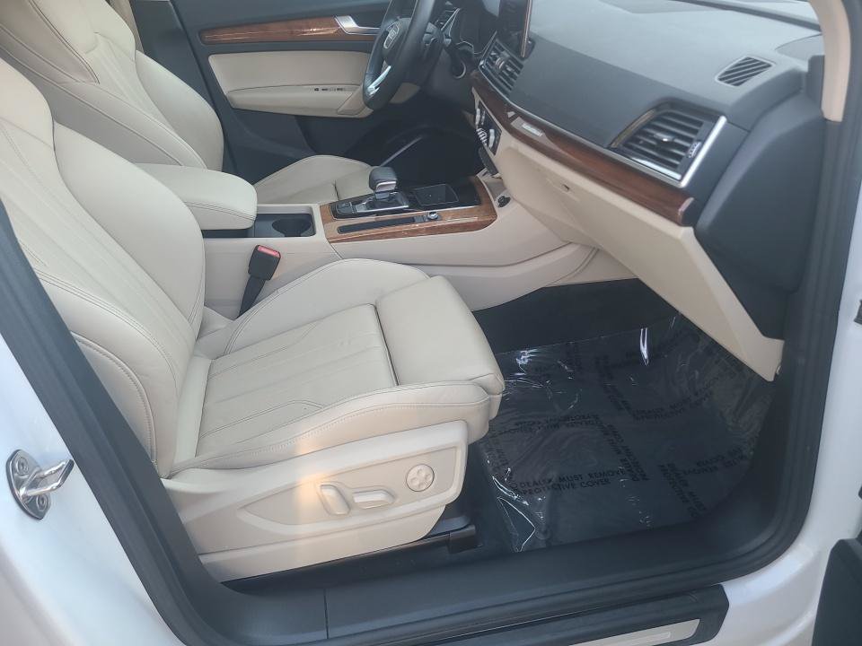 Used 2024 Audi Q5 e Premium AWD/4WD image 28