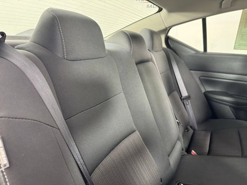 Used 2025 Nissan Altima 2.5 SV FWD image 32
