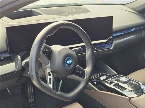 Used 2024 BMW i5 eDrive40i w/ M Sport Package RWD image 10