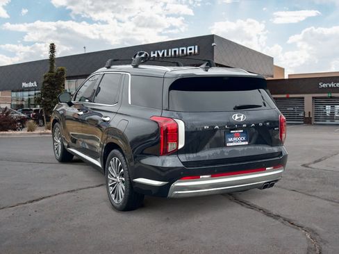 Used 2024 Hyundai Palisade Calligraphy image 3