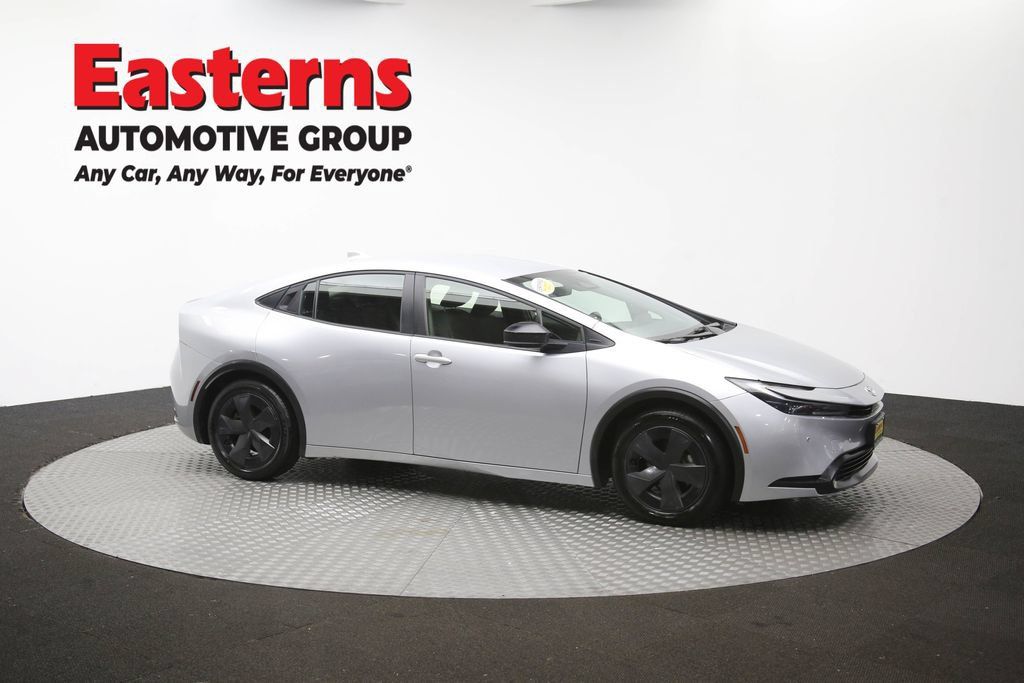 Used 2025 Toyota Prius LE FWD image 47