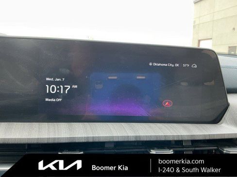 Used 2024 Kia Telluride EX w/ EX Captain's Chair Package image 23