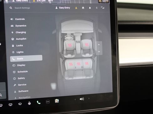 Used 2022 Tesla Model Y Long Range image 31