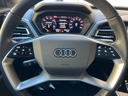Used 2024 Audi Q4 e-tron Premium Plus AWD/4WD image 30