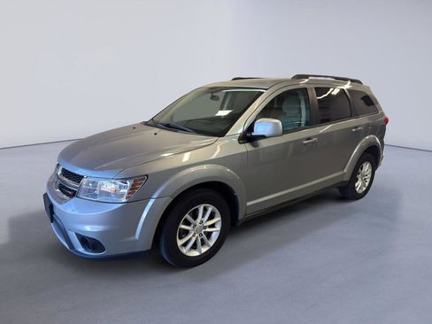 Used 2015 Dodge Journey SXT w/ Flexible Seating Group image 3