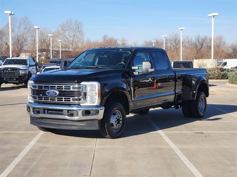 Used 2024 Ford F350 XLT image 3