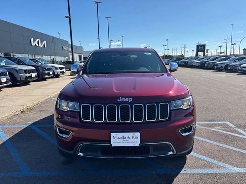 Used 2017 Jeep Grand Cherokee Limited AWD/4WD image 2