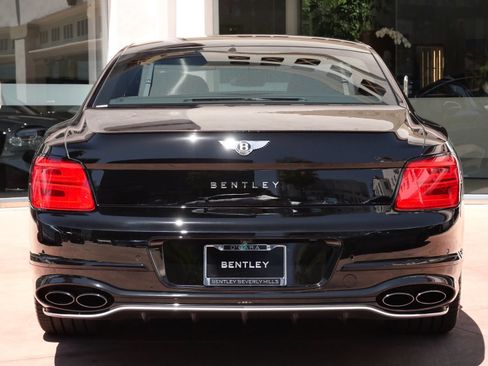 Used 2022 Bentley Flying Spur Plug-In Hybrid AWD/4WD image 7