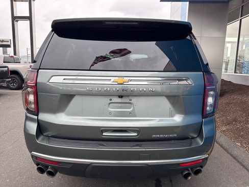 Used 2023 Chevrolet Suburban Premier image 7