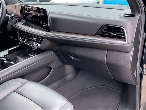 Certified 2025 Chevrolet Tahoe Z71 image 17