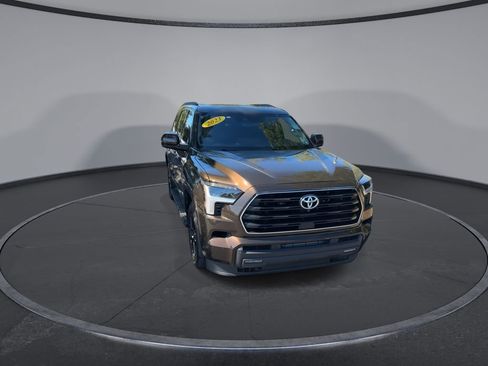 Used 2023 Toyota Sequoia SR5 w/ SR5 Premium Package image 4